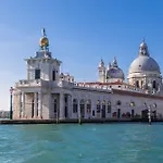 メスナー ホテル 3*